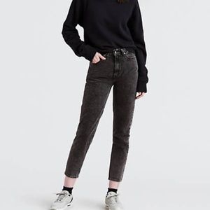 Levi’s Mom Jean